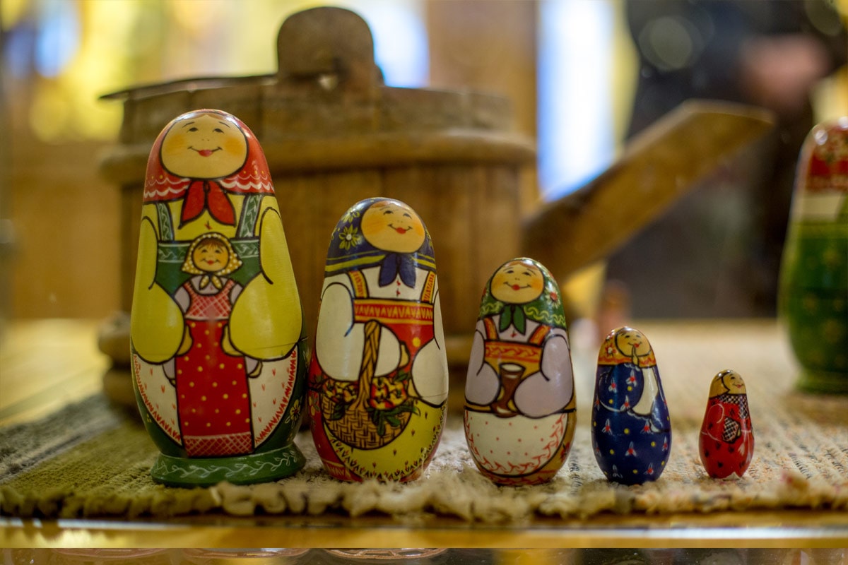 Выставка матрешек в деревне Мандроги: традиции и новаторство | Мандроги Удивительная Деревня в Ленинградской области