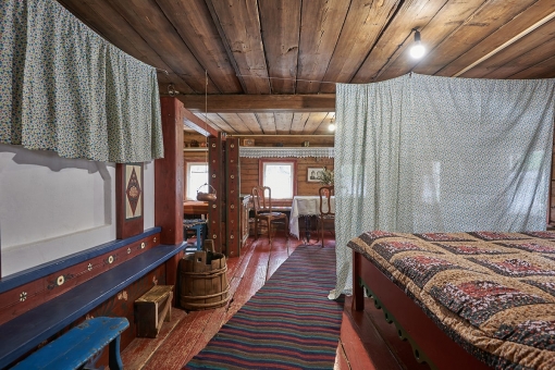 Гостиница в деревне Мандроги